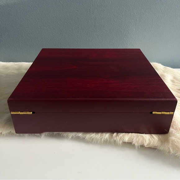 Drinks Connoisseur’s Deluxe Lever Pull Cherry Wood Box Set - Picture 12 of 12